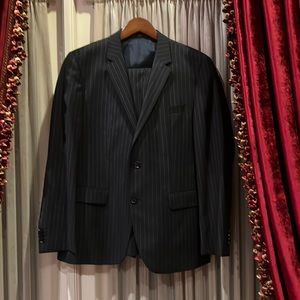 Hugo Boss Suit - 2 Piece Black